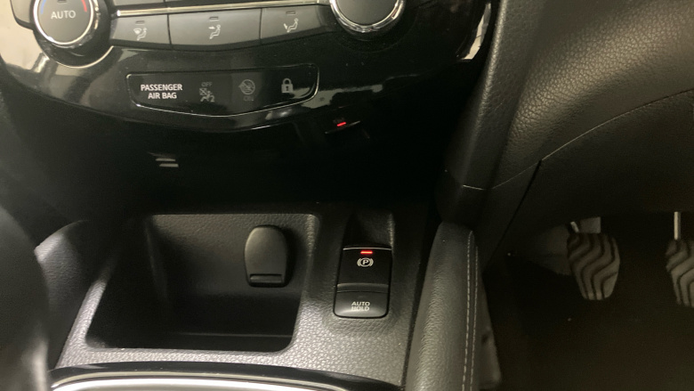 Nissan Qashqai 1.3 DiG-T Tekna 5dr Petrol Hatchback